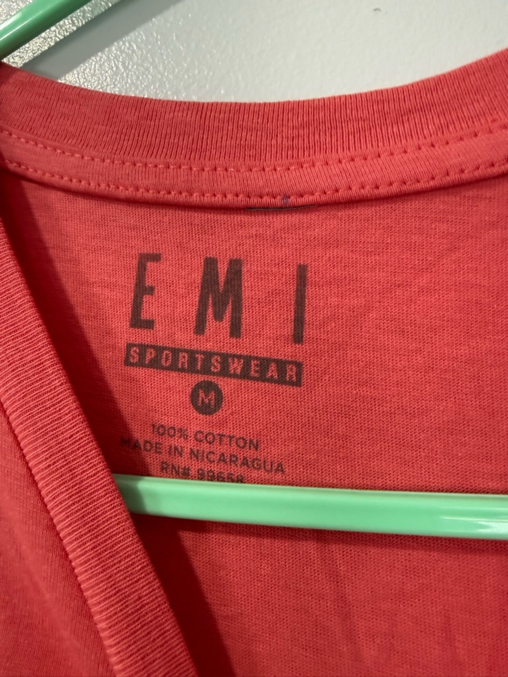 Mi Red Pikes Peak Colorado Graphic Tee - Picture 3 of 3